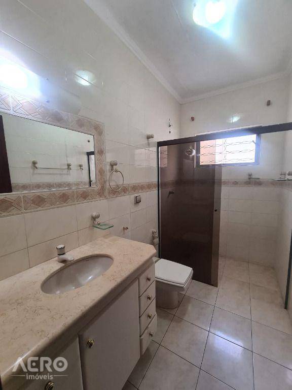 Casa à venda com 3 quartos, 223m² - Foto 7