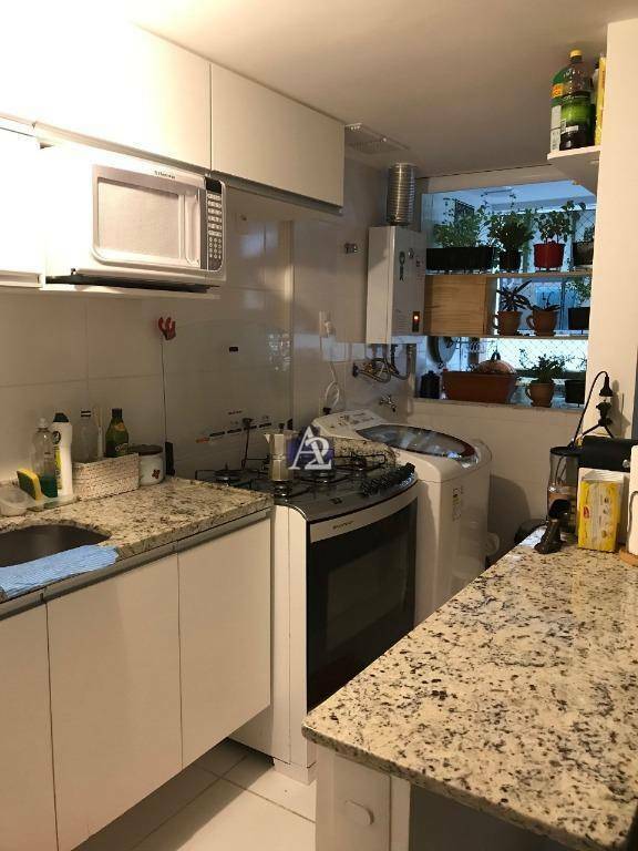 Apartamento à venda com 2 quartos, 59m² - Foto 4