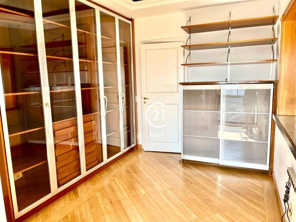 Apartamento à venda com 3 quartos, 240m² - Foto 10