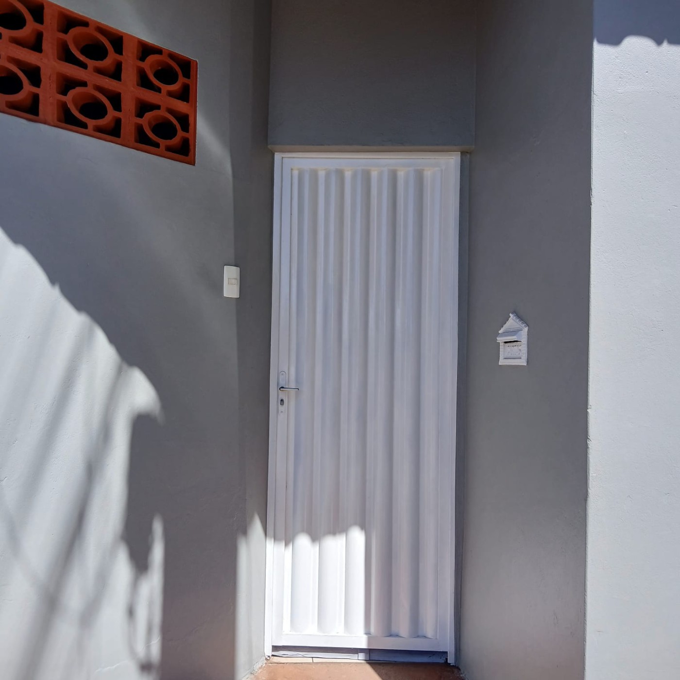 Casa à venda com 2 quartos, 300m² - Foto 2