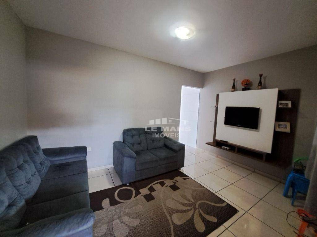 Casa à venda com 2 quartos, 120m² - Foto 1