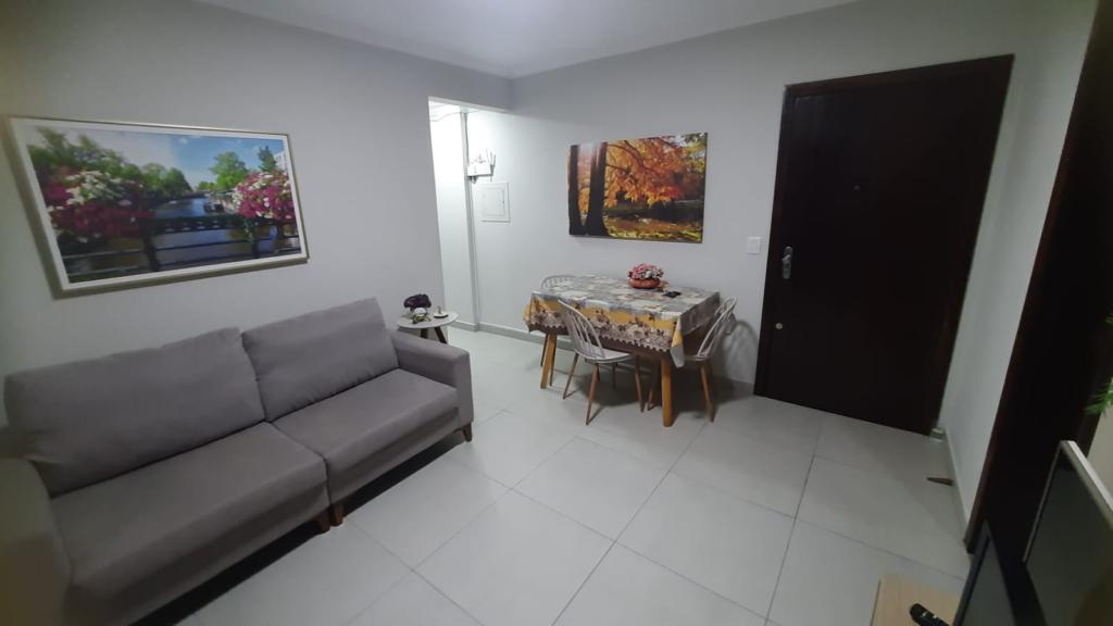 Apartamento à venda com 2 quartos, 70m² - Foto 1