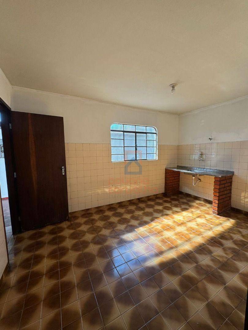 Casa para alugar com 3 quartos, 170m² - Foto 14