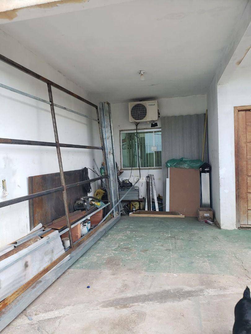 Casa à venda com 3 quartos, 200m² - Foto 2