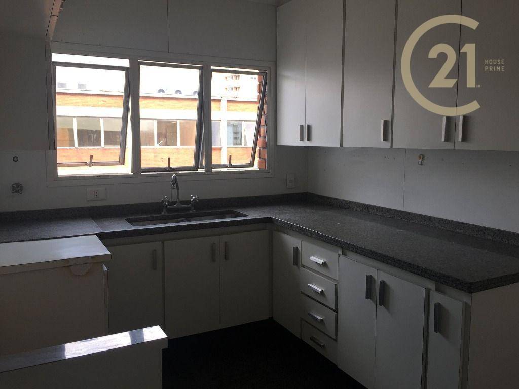 Apartamento para alugar com 3 quartos, 204m² - Foto 15