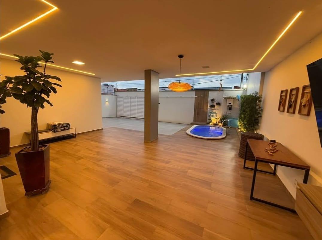 Casa à venda com 4 quartos, 300m² - Foto 4