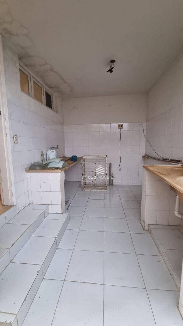 Casa à venda com 4 quartos, 244m² - Foto 19
