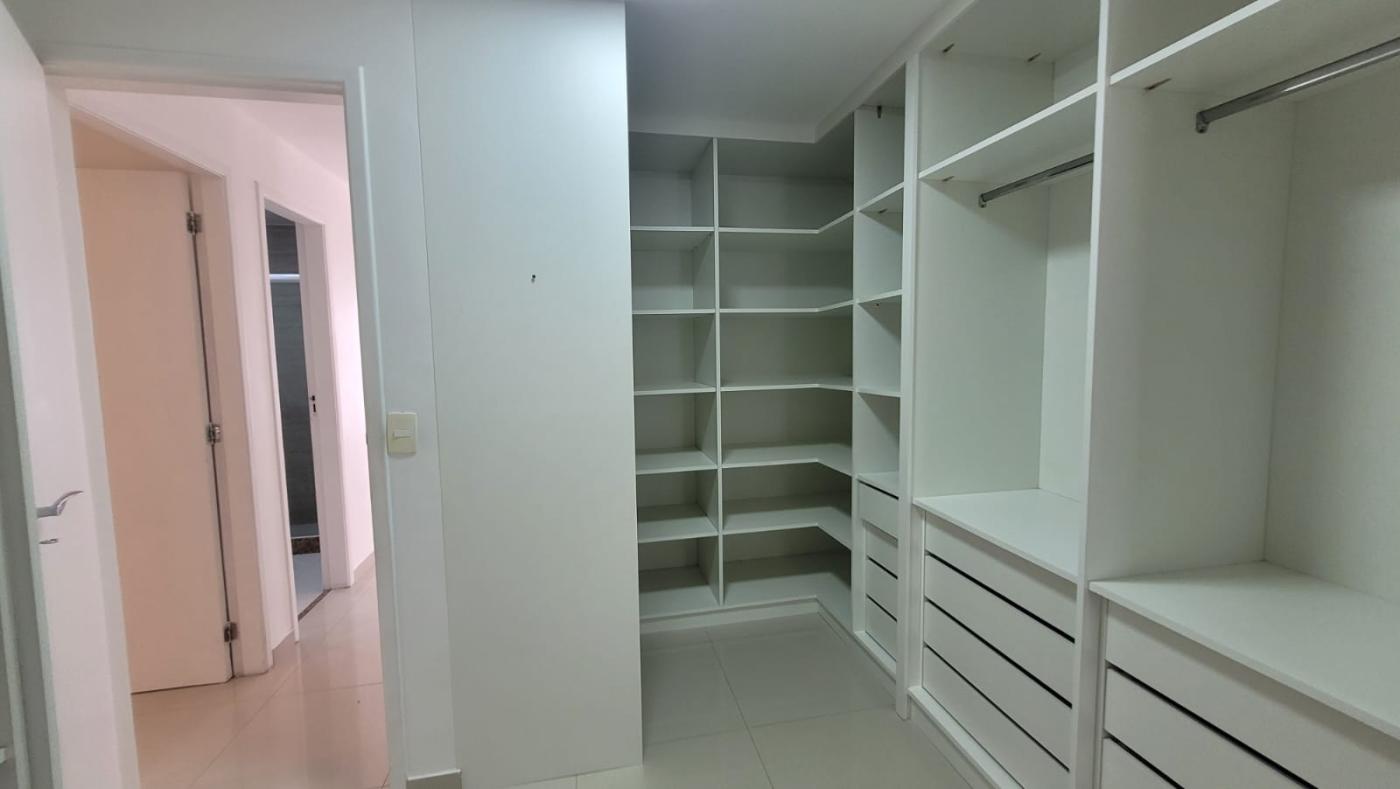 Casa de Condomínio à venda com 4 quartos, 226m² - Foto 25