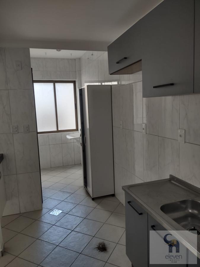 Apartamento à venda com 2 quartos, 64m² - Foto 5