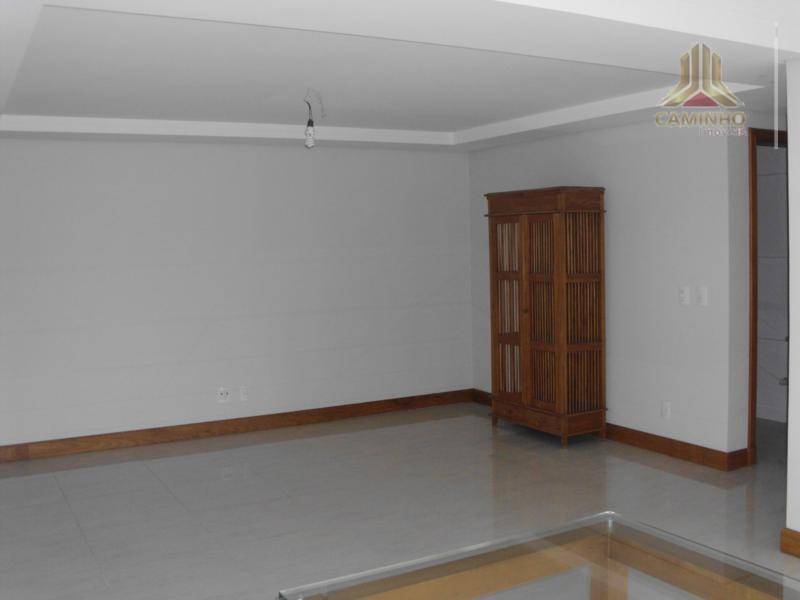 Apartamento à venda com 3 quartos, 135m² - Foto 4