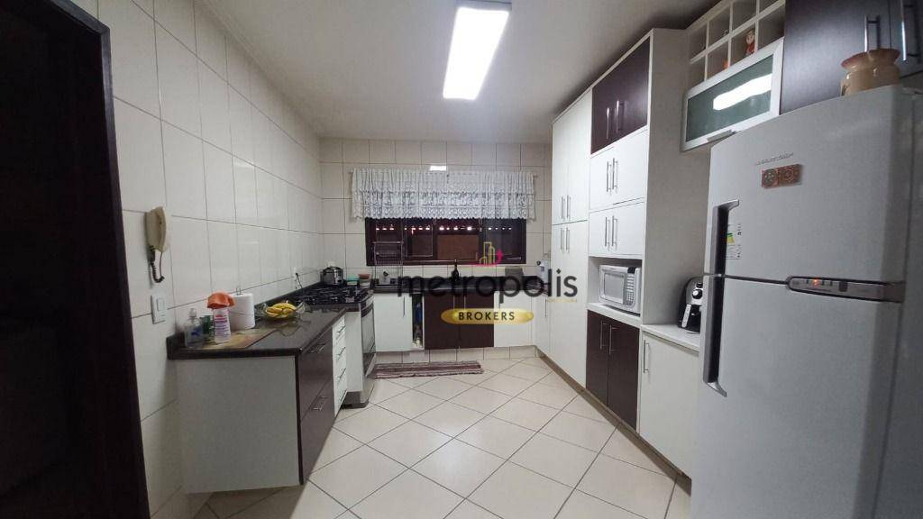 Casa à venda com 5 quartos, 290m² - Foto 10