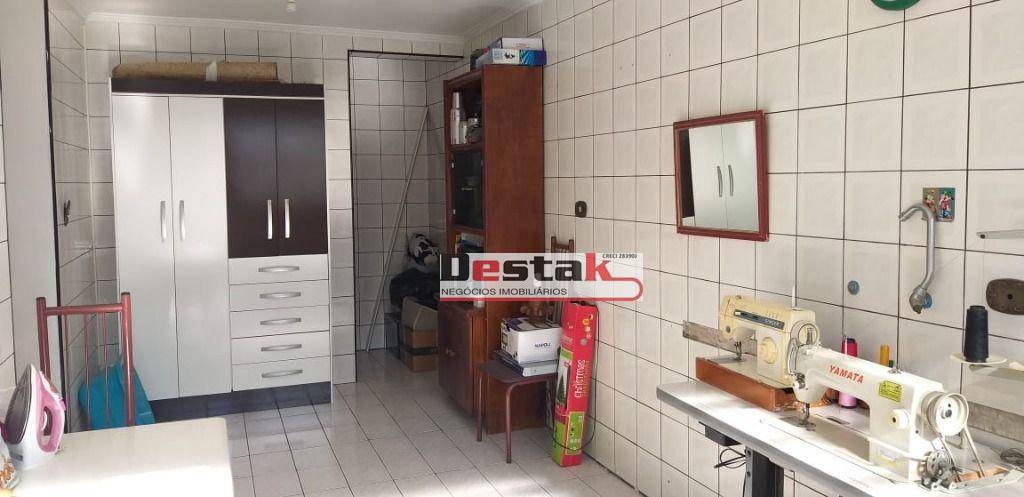 Sobrado à venda com 3 quartos, 228m² - Foto 18