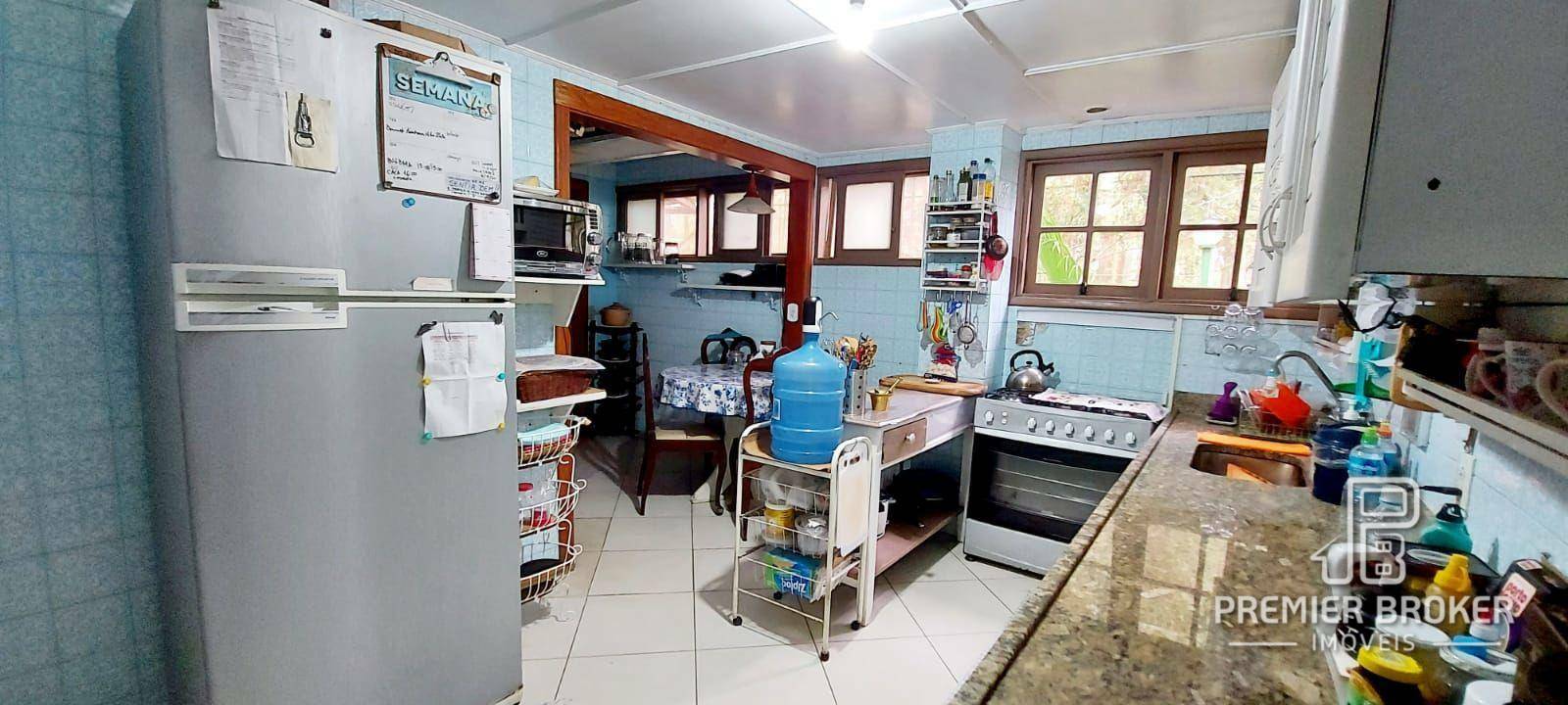 Casa de Condomínio à venda com 4 quartos, 173m² - Foto 33