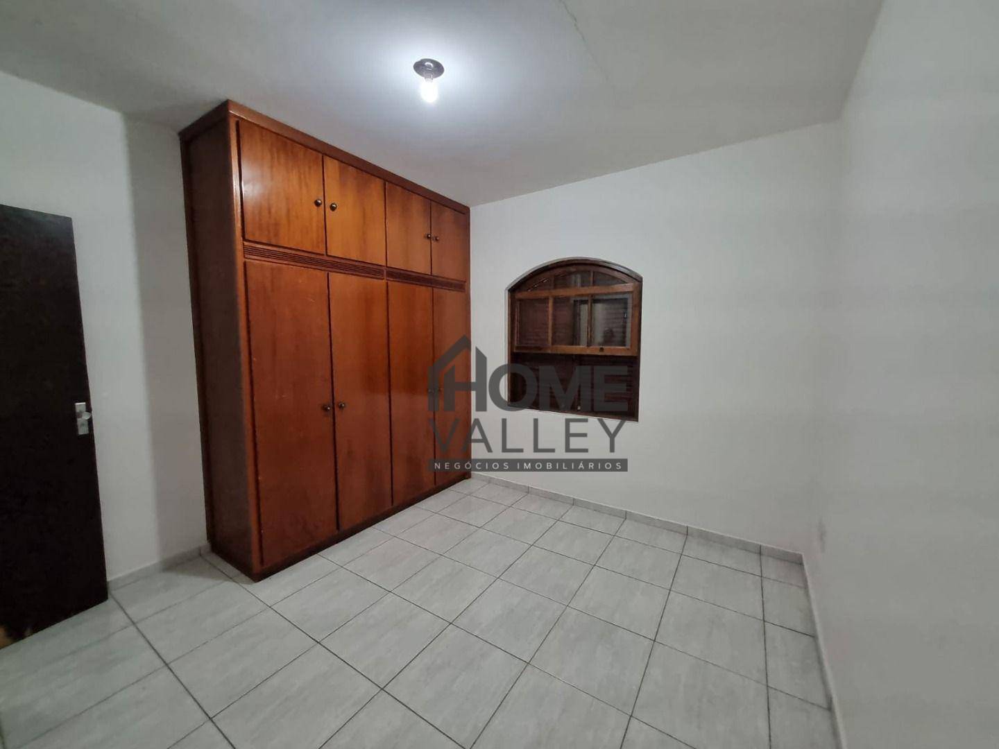 Casa à venda e aluguel com 4 quartos, 220m² - Foto 12