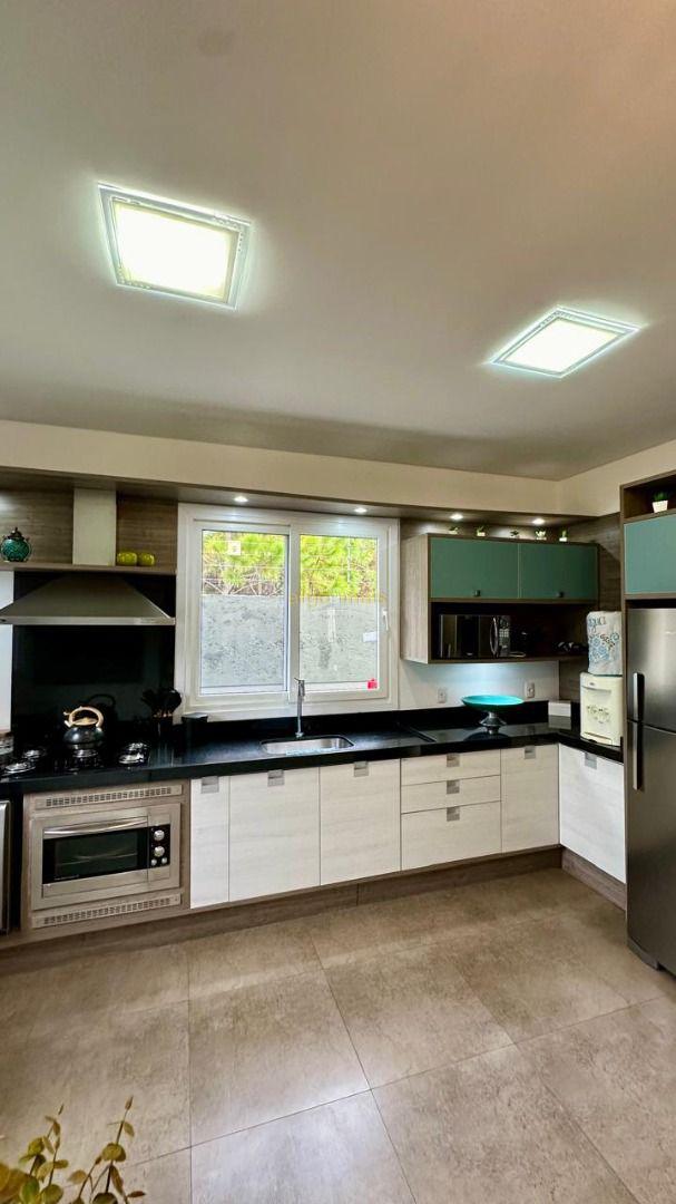 Casa de Condomínio à venda com 4 quartos, 240m² - Foto 17