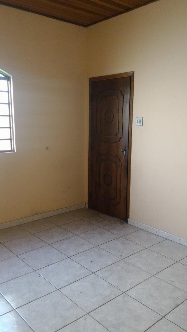 Casa à venda com 2 quartos, 170m² - Foto 2