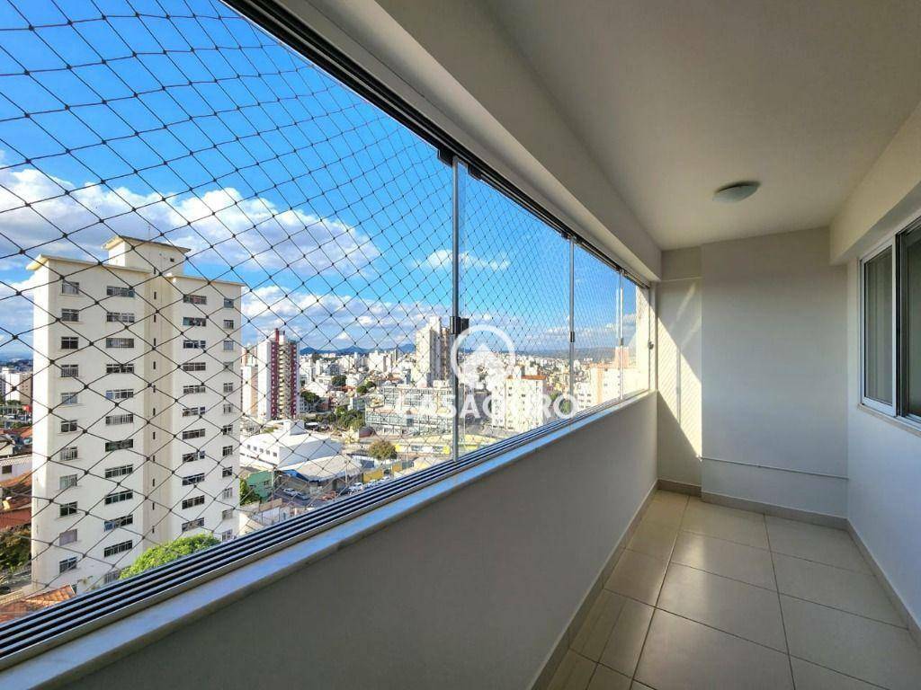 Apartamento à venda com 3 quartos, 74m² - Foto 1