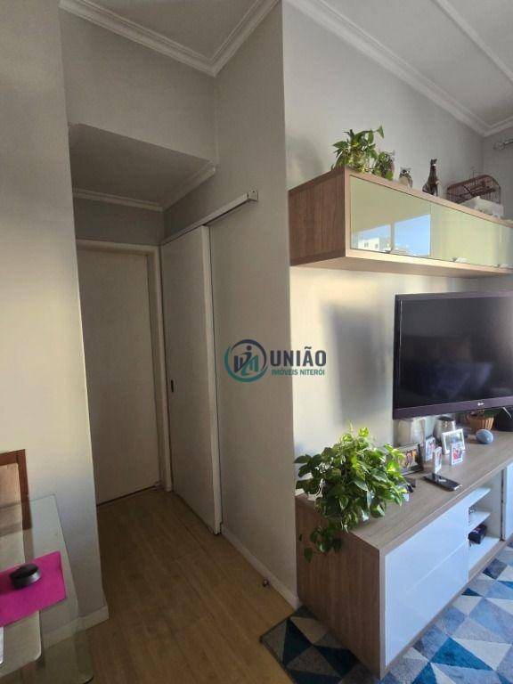 Apartamento à venda com 2 quartos, 64m² - Foto 3