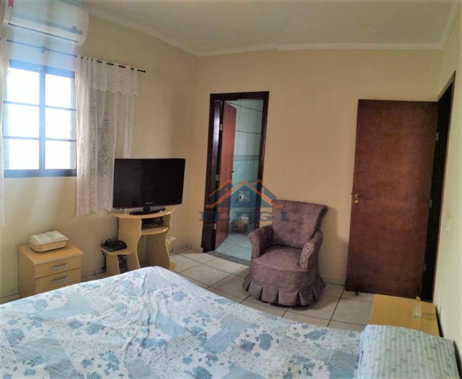 Casa à venda e aluguel com 3 quartos, 200m² - Foto 10