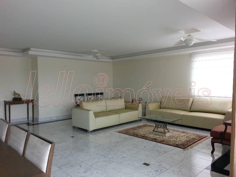 Apartamento para alugar com 4 quartos, 240m² - Foto 1