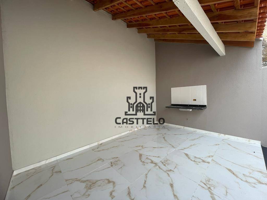 Casa à venda com 2 quartos, 70m² - Foto 13