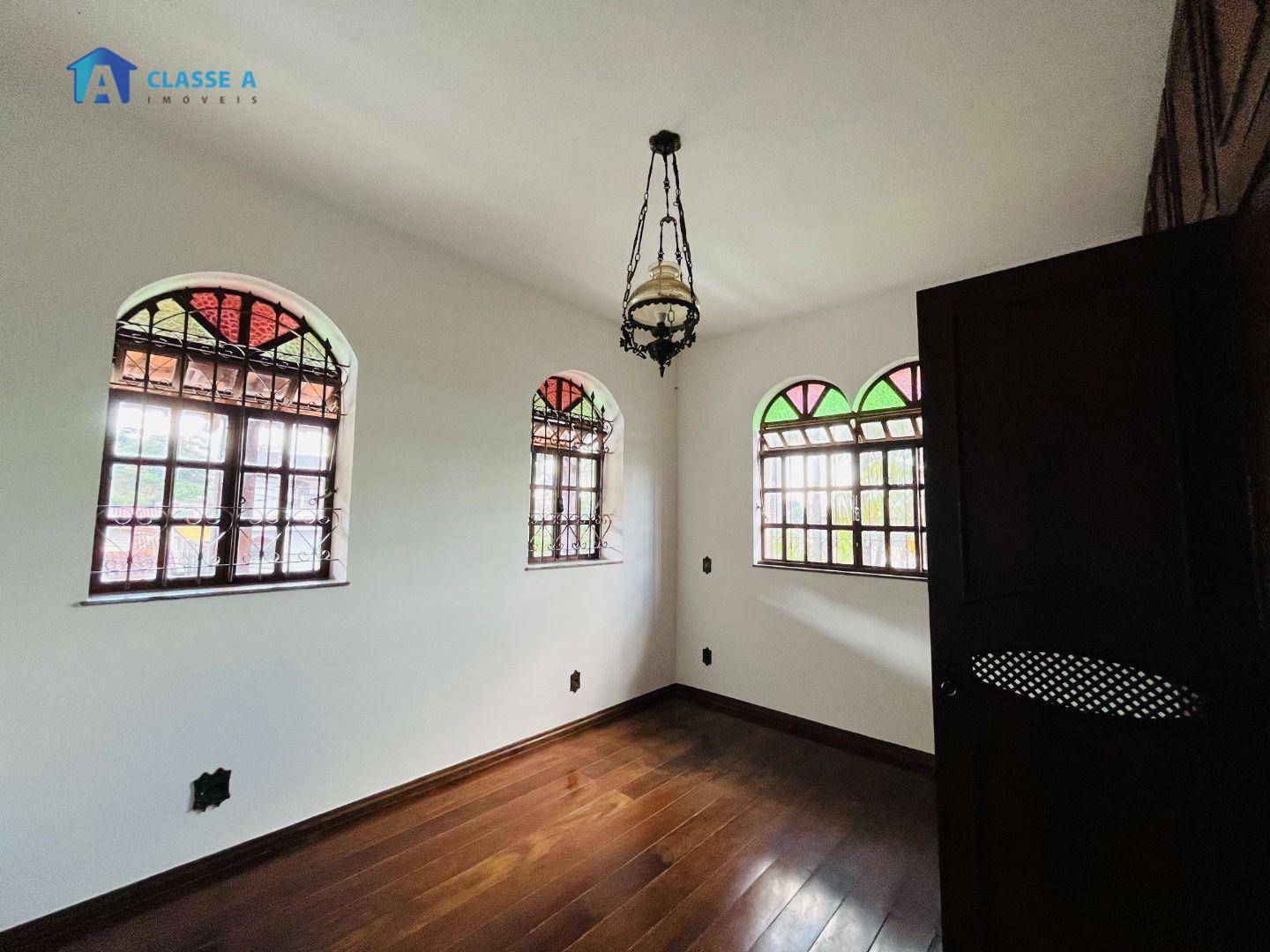 Casa à venda com 5 quartos, 360m² - Foto 13