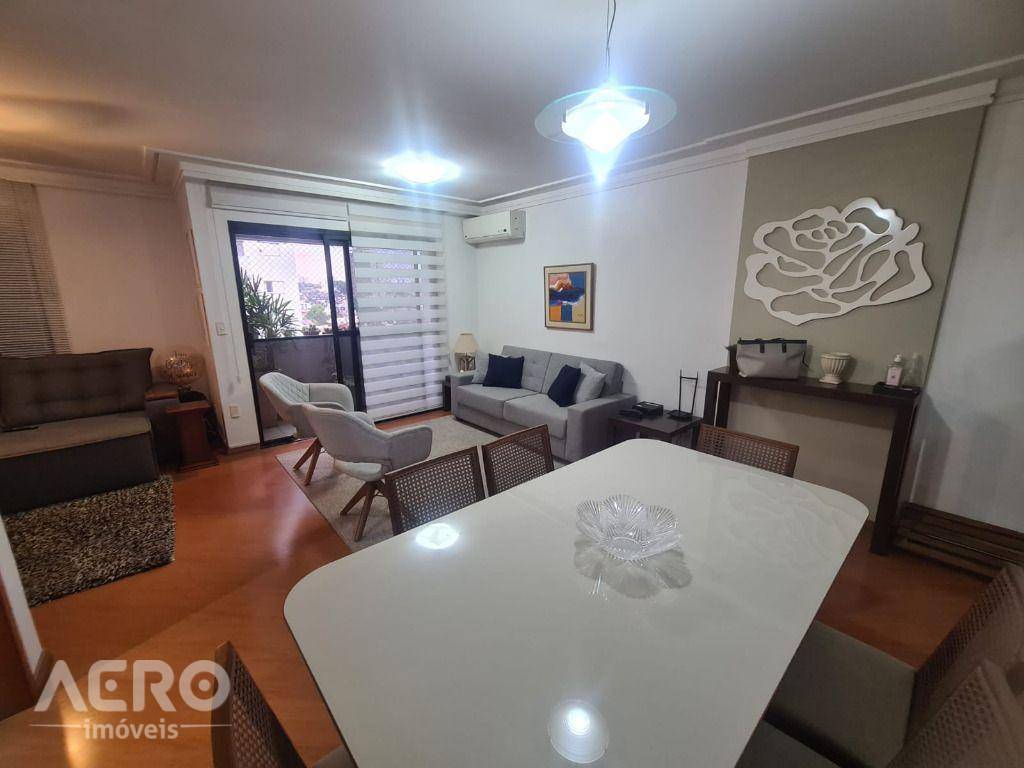 Apartamento à venda com 3 quartos, 130m² - Foto 1