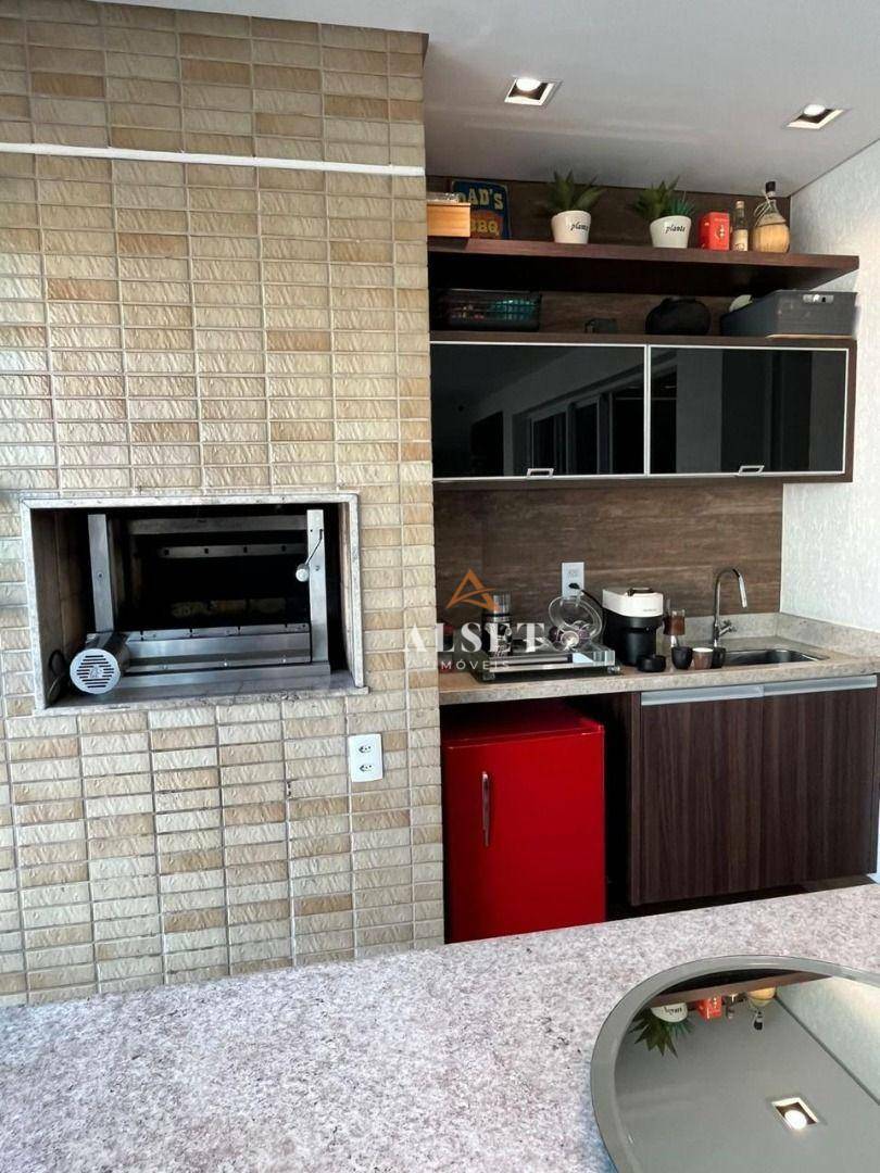 Apartamento à venda com 3 quartos, 141m² - Foto 2