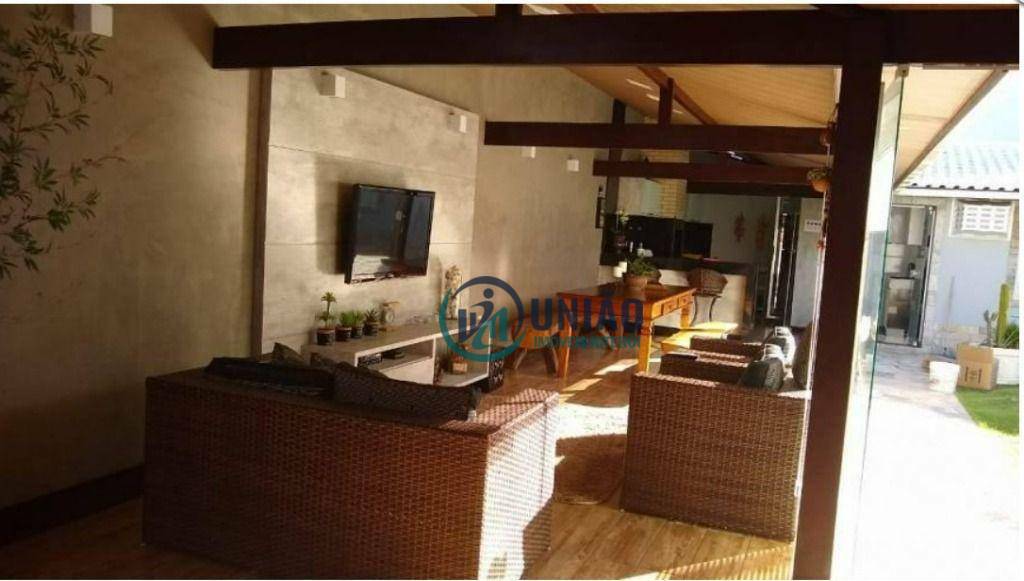 Casa de Condomínio à venda com 6 quartos, 330m² - Foto 23