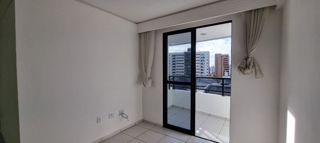 Apartamento à venda com 2 quartos, 65m² - Foto 4