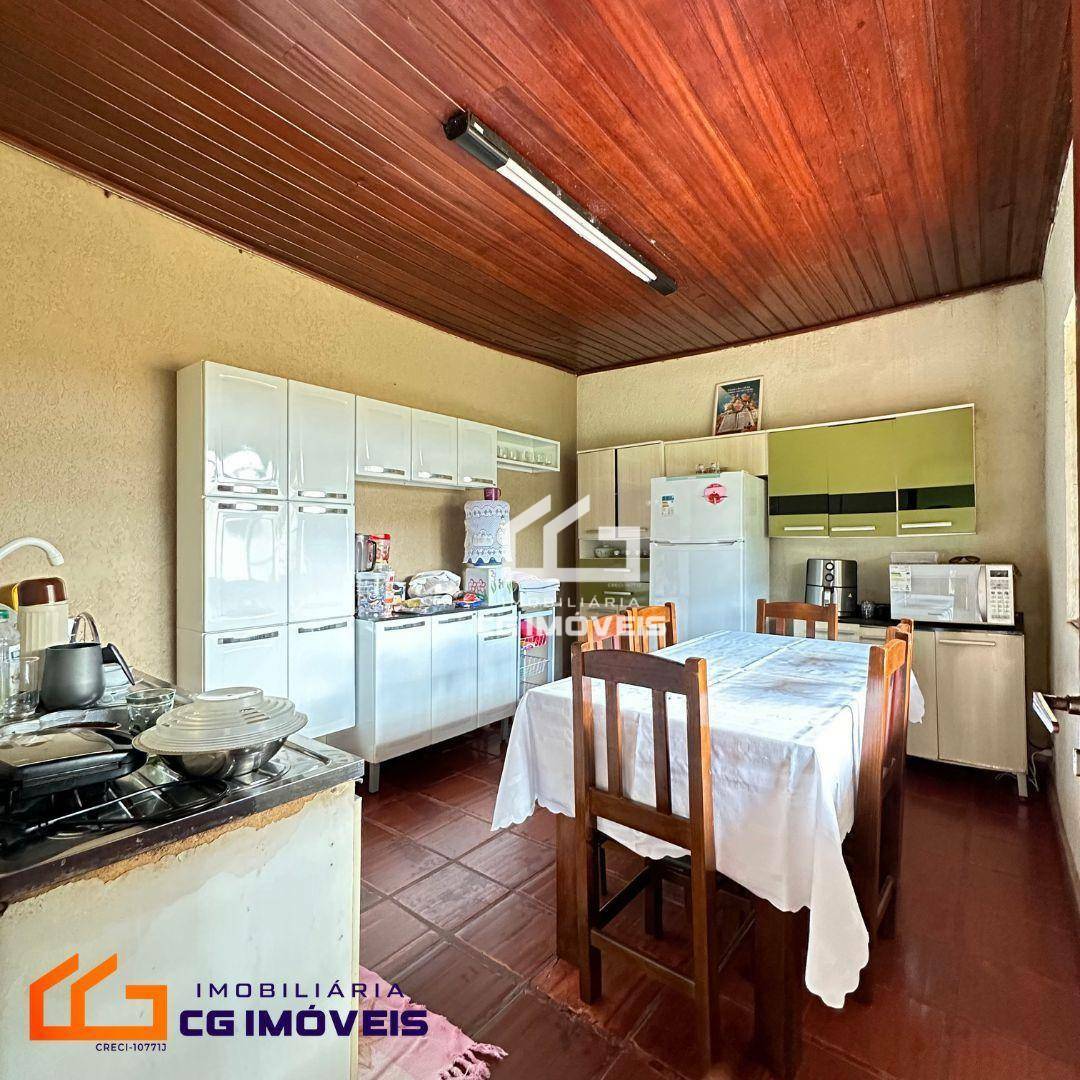 Casa à venda com 3 quartos, 213m² - Foto 3