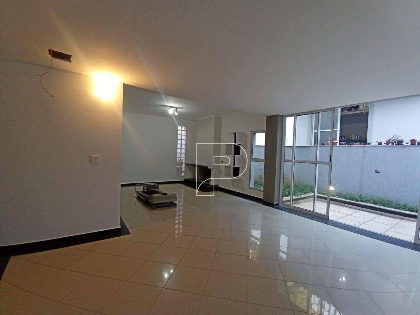 Casa de Condomínio à venda com 4 quartos, 255m² - Foto 3