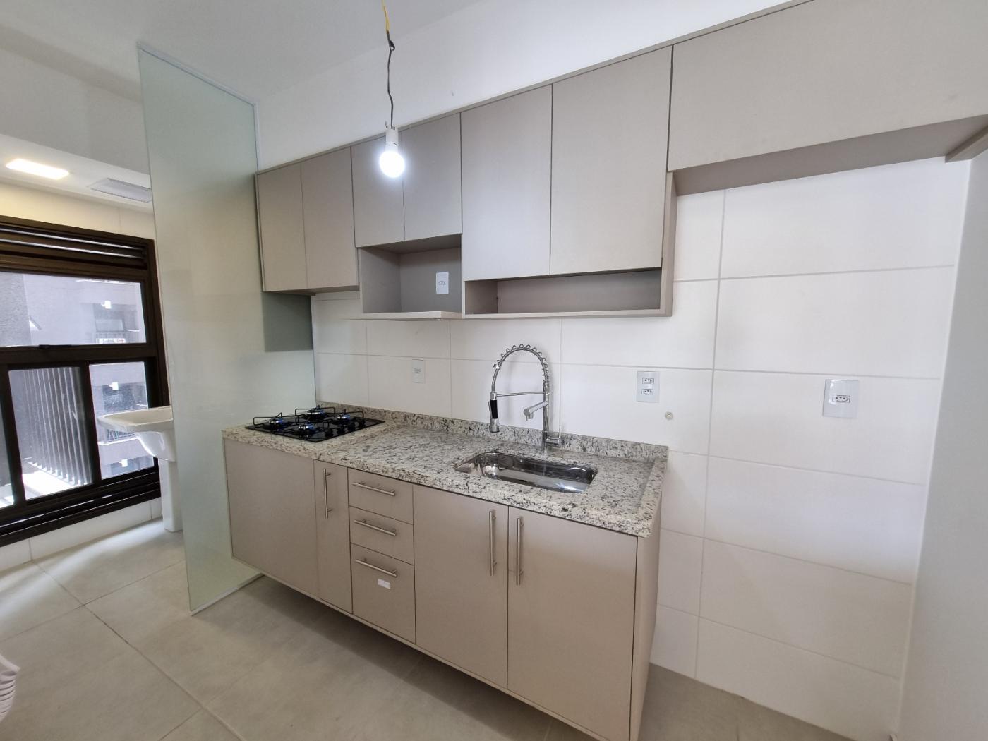 Apartamento à venda com 2 quartos, 67m² - Foto 3