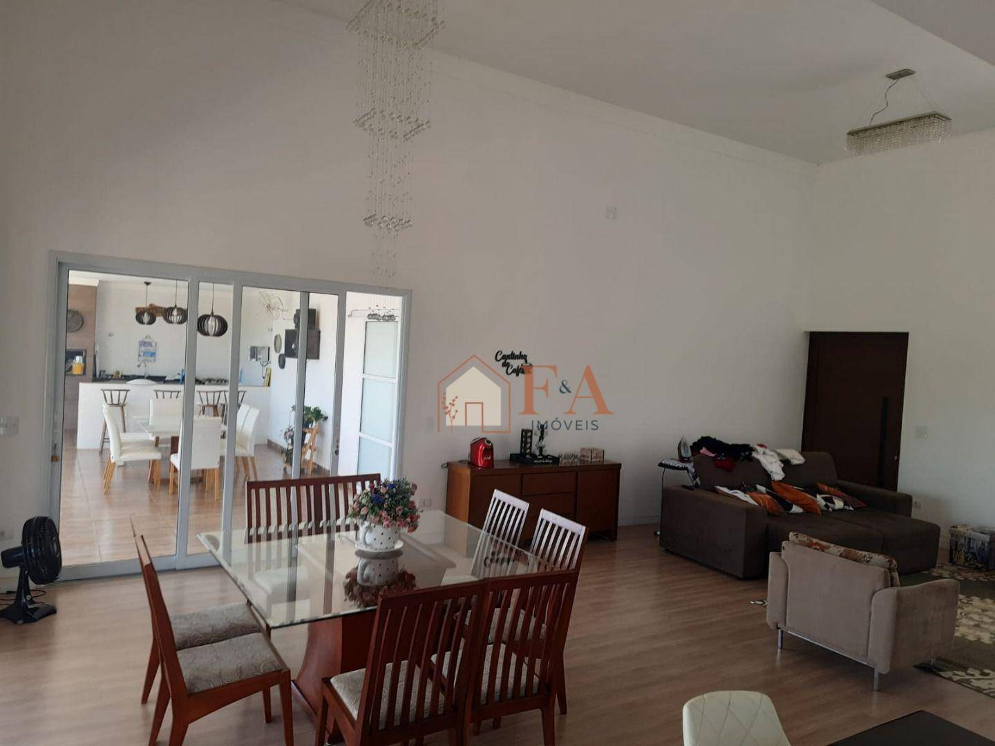 Casa de Condomínio à venda com 4 quartos, 315m² - Foto 4