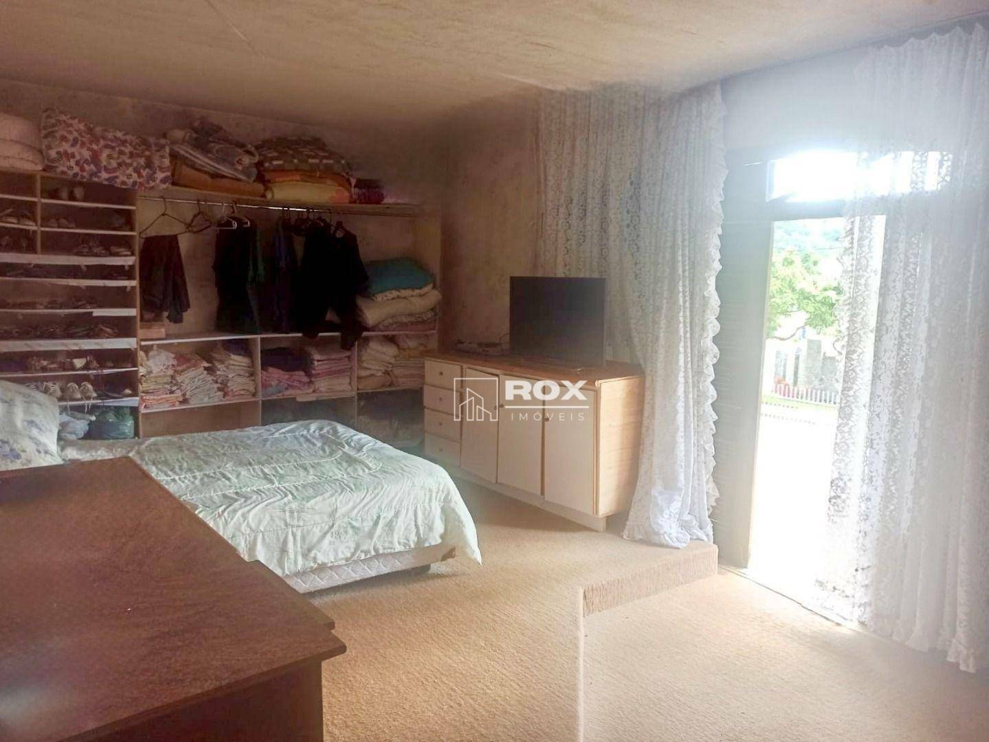 Casa à venda com 3 quartos, 250m² - Foto 9