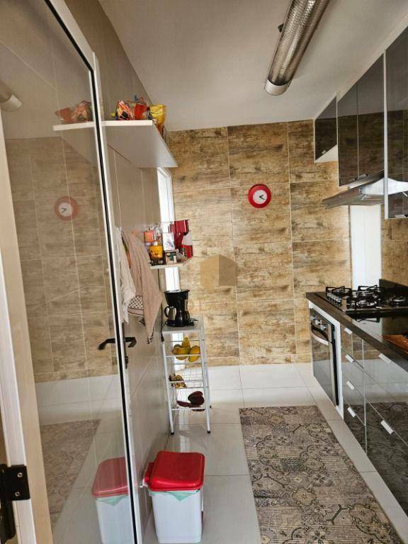 Apartamento à venda com 3 quartos, 134m² - Foto 9