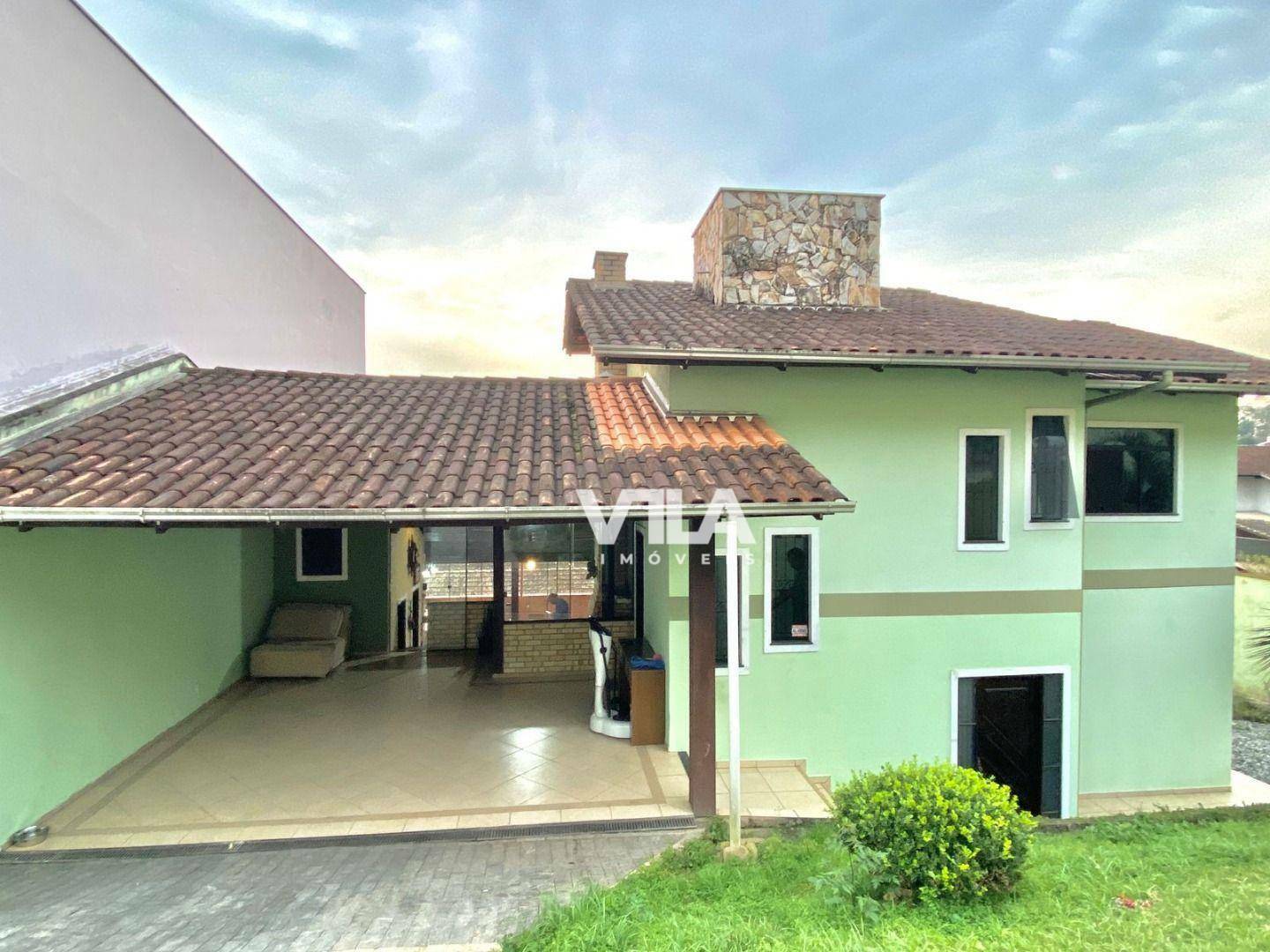 Casa à venda com 3 quartos, 220m² - Foto 1