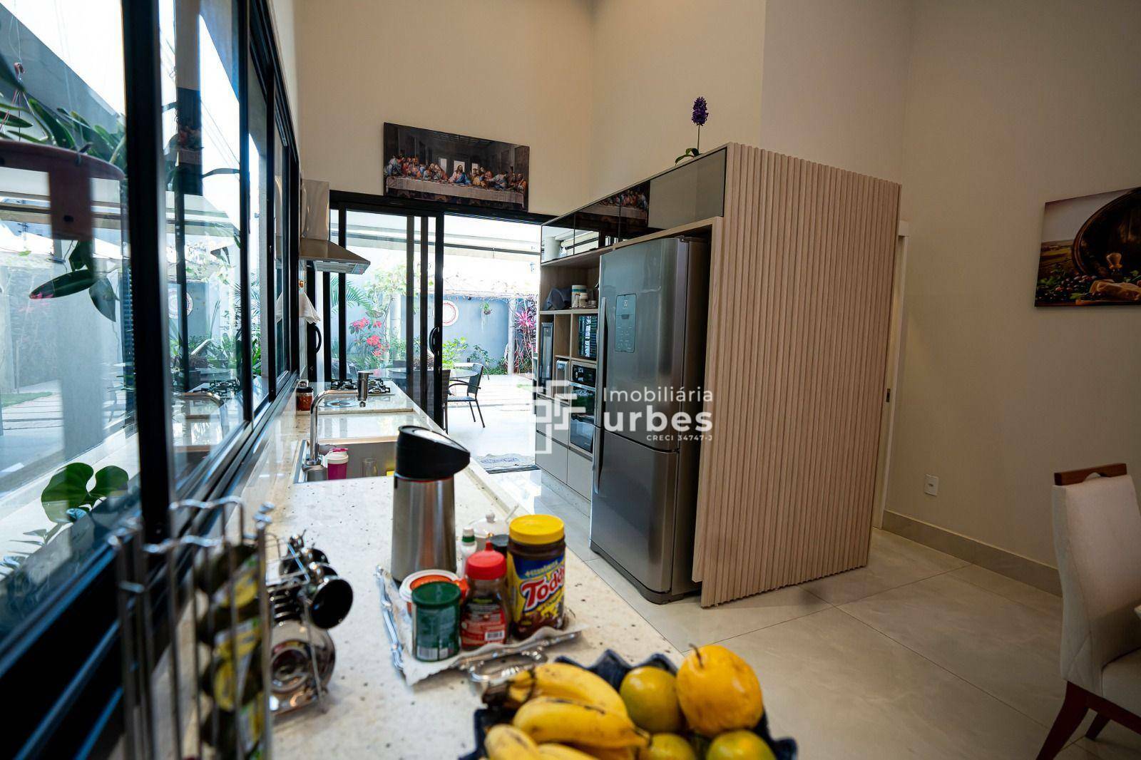 Casa à venda com 3 quartos, 225m² - Foto 11