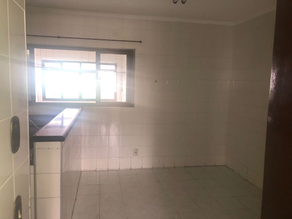 Apartamento à venda com 3 quartos, 190m² - Foto 9