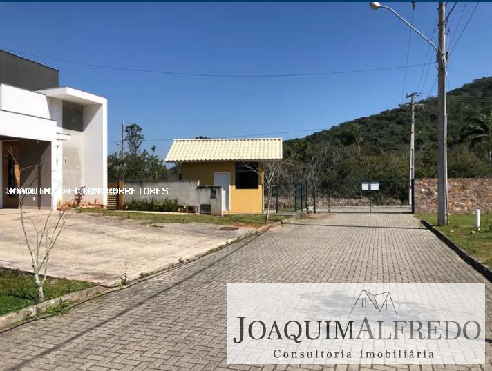 Casa de Condomínio à venda com 3 quartos, 208m² - Foto 26