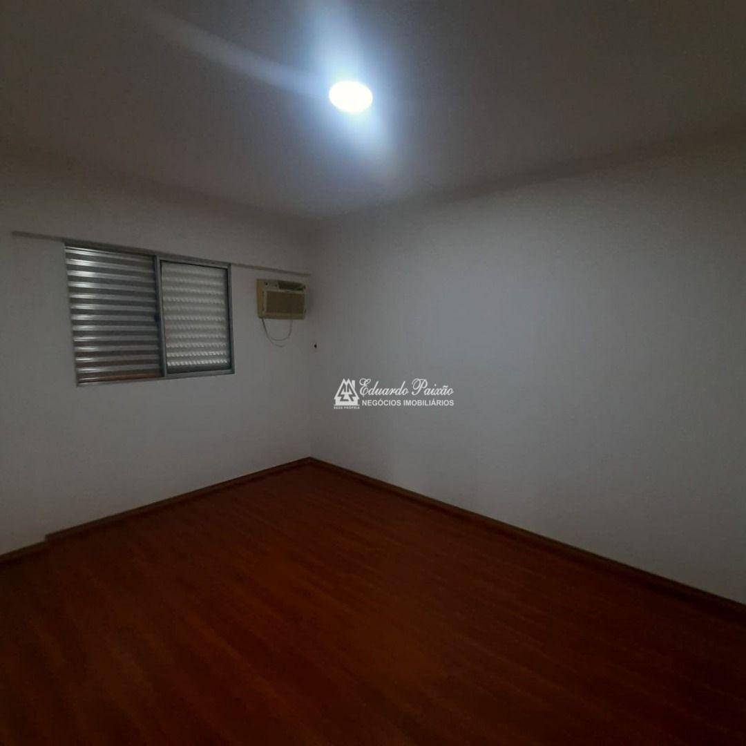 Apartamento para alugar com 2 quartos, 100m² - Foto 13