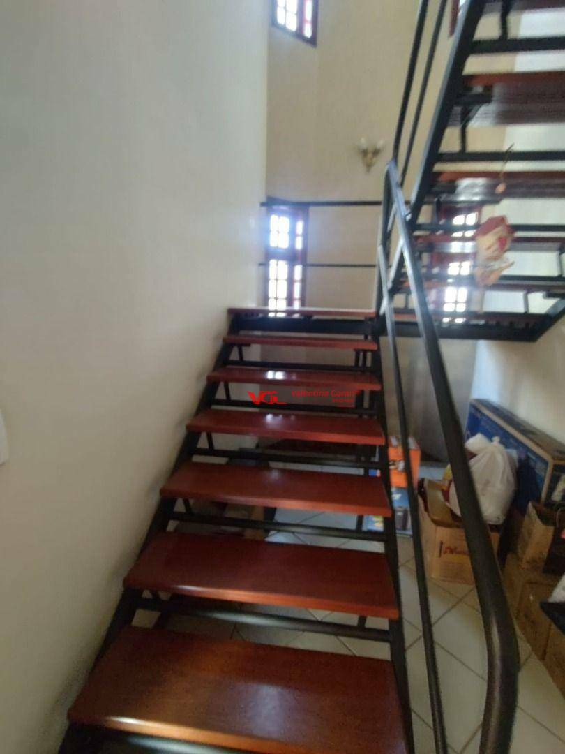 Sobrado à venda com 2 quartos, 330m² - Foto 6