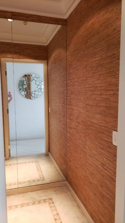 Apartamento à venda com 3 quartos, 240m² - Foto 2