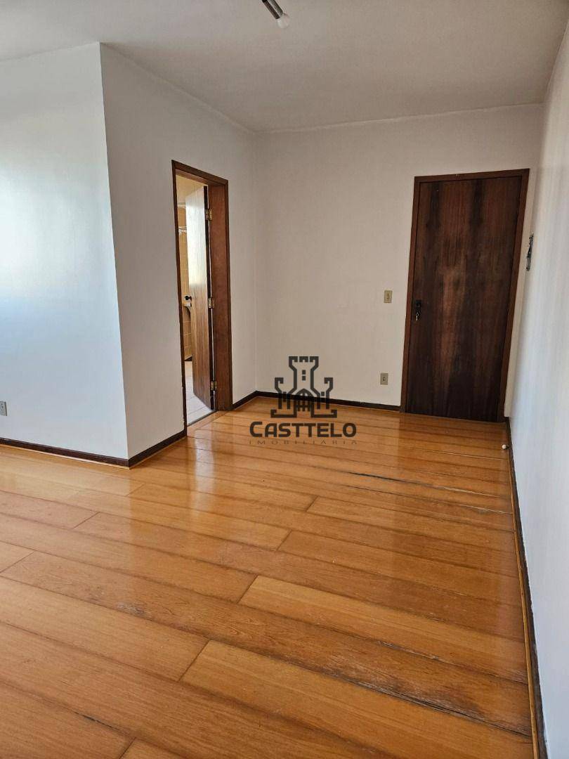 Apartamento à venda com 2 quartos, 61m² - Foto 3