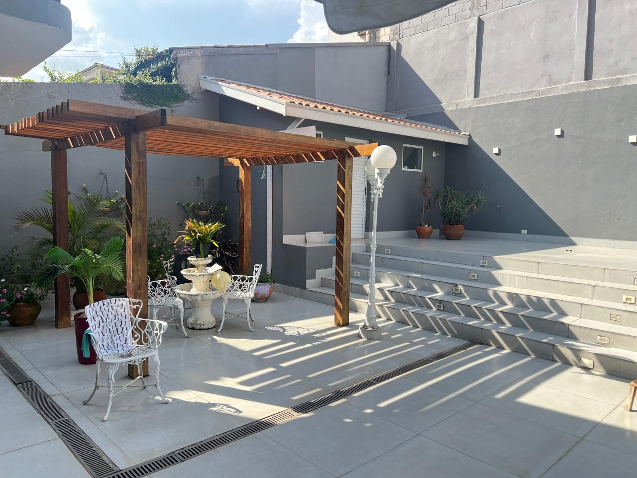 Casa para alugar com 4 quartos, 280m² - Foto 13