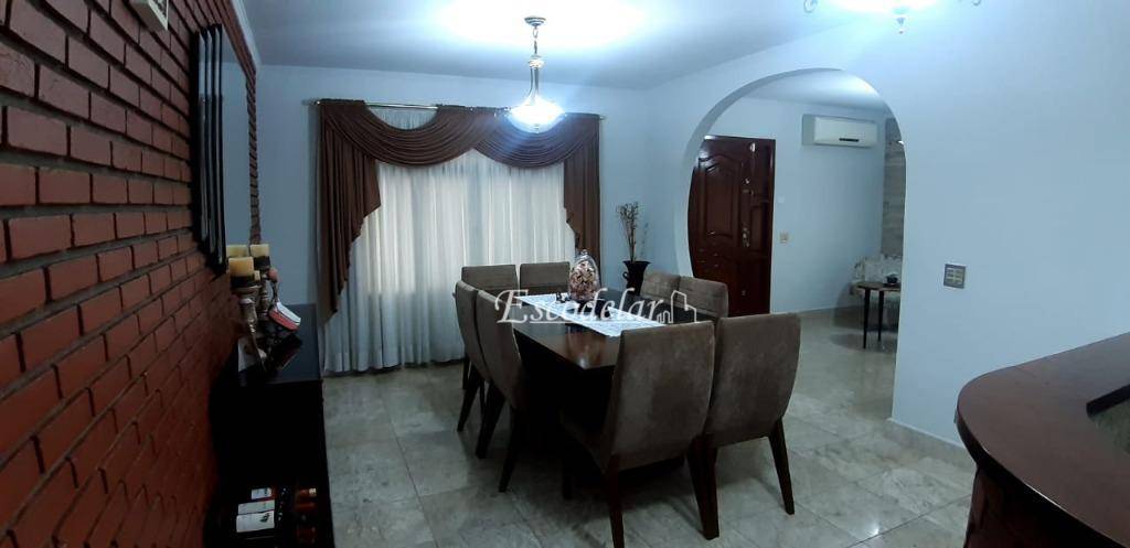 Sobrado à venda com 3 quartos, 238m² - Foto 1