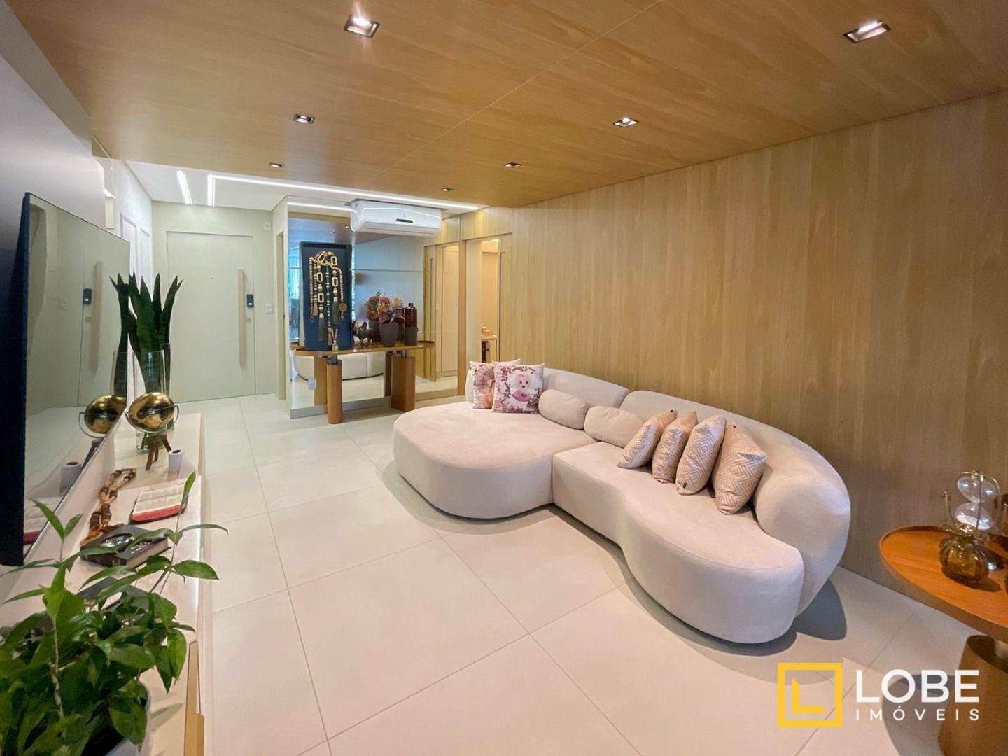 Apartamento à venda com 3 quartos, 146m² - Foto 2