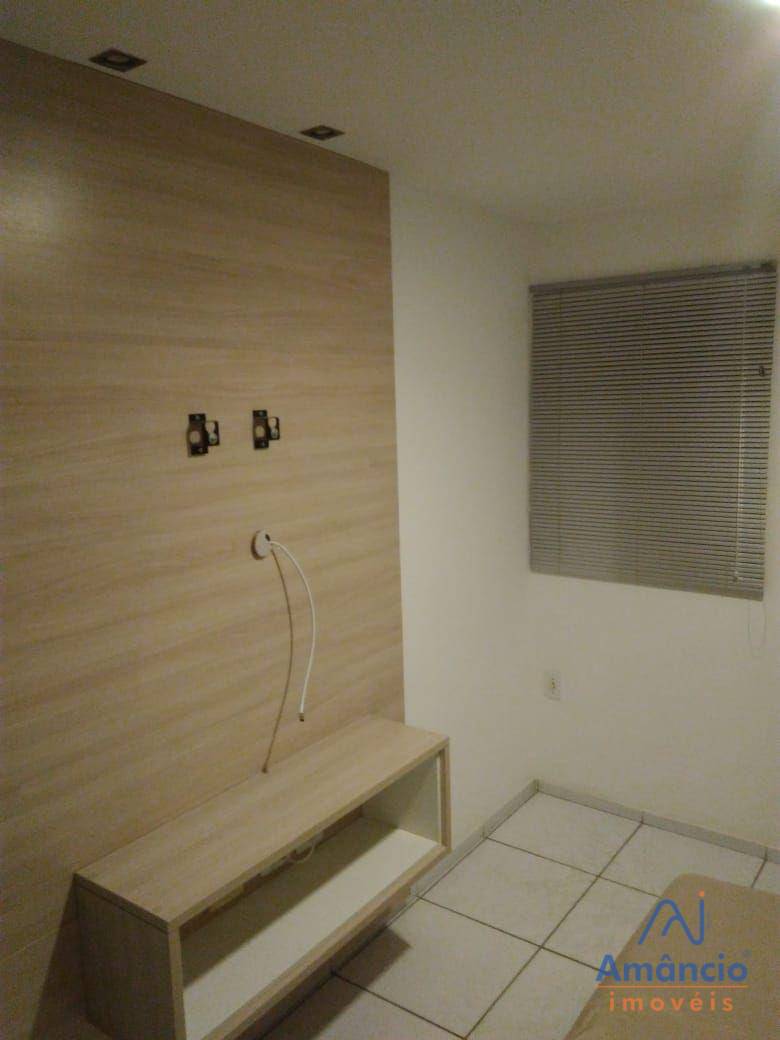 Apartamento à venda com 2 quartos, 70m² - Foto 2