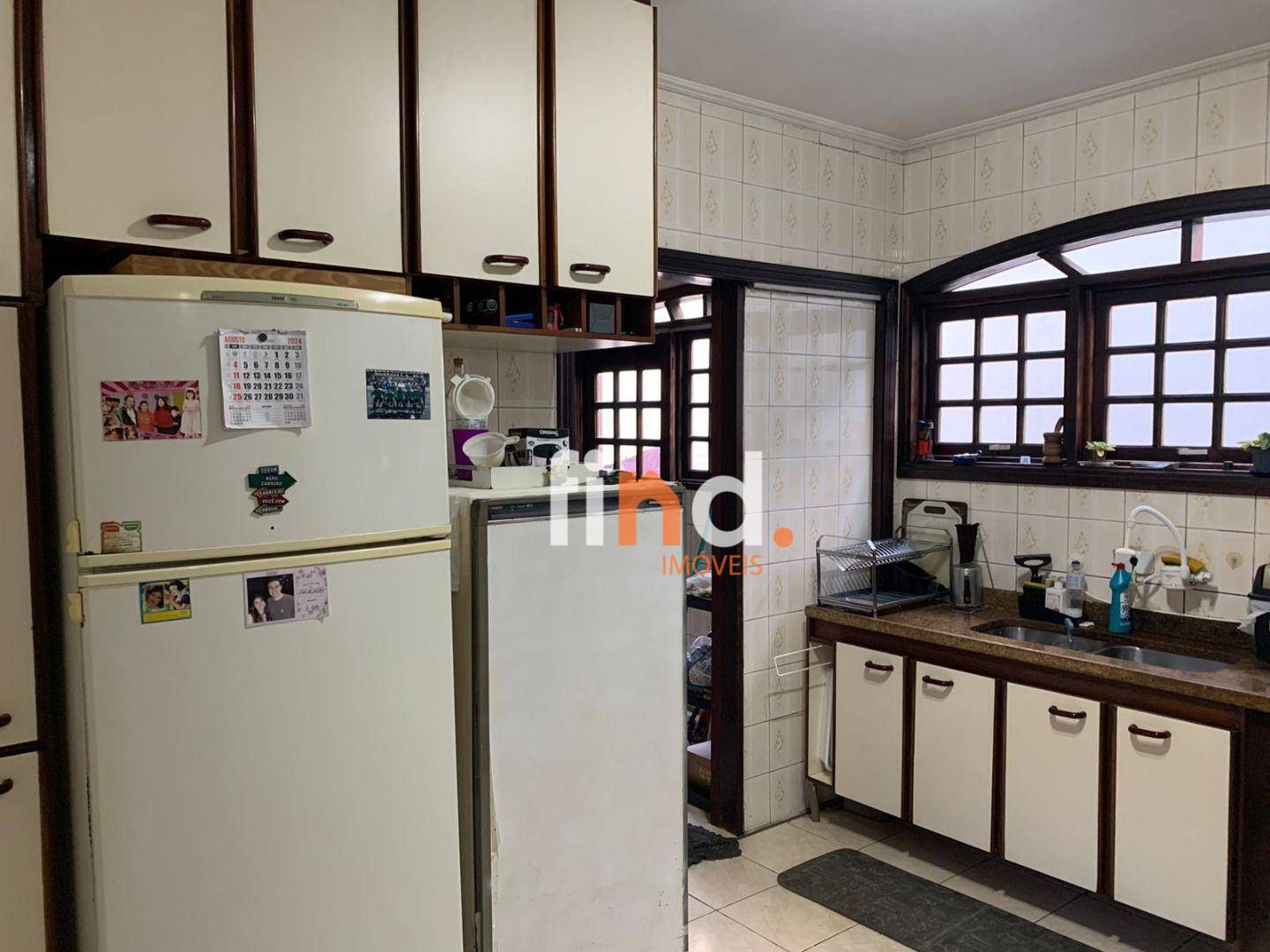 Casa de Condomínio à venda com 3 quartos, 300m² - Foto 8