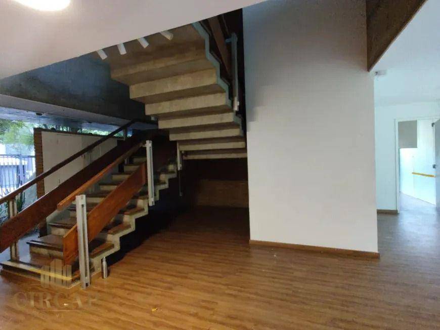 Casa para alugar com 9 quartos, 373m² - Foto 7